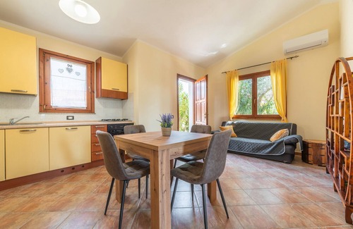 Sant'Anna Arresi Maison | Holiday Home 'Stellina' with Private Garden and Air Conditioning