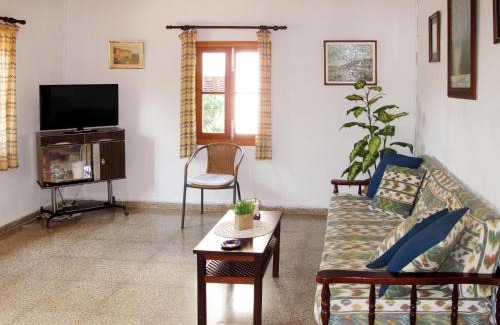Cala Llombards Maison | Holiday Home Sa Caseta by Interhome