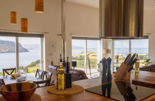 Stein Maison | Holiday Home Salt Cottage by Interhome