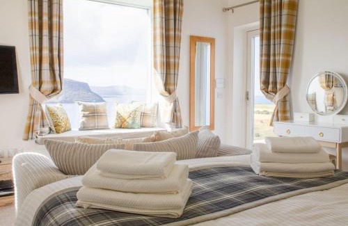 Stein Maison | Holiday Home Salt Cottage by Interhome