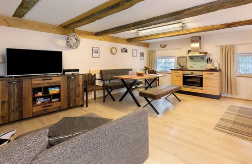 Stuehlingen Maison | Holiday Home 'Schwarzwald - Ferienhaus Luisa' with Private Garden and Wi-Fi