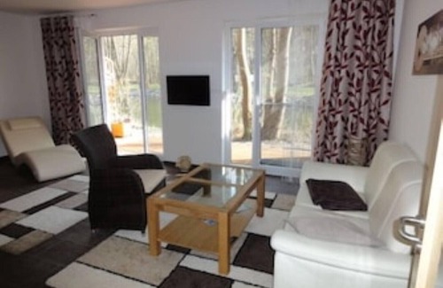 Storkow Appartement | Holiday home Seebrise***** FW B2 right on the lake