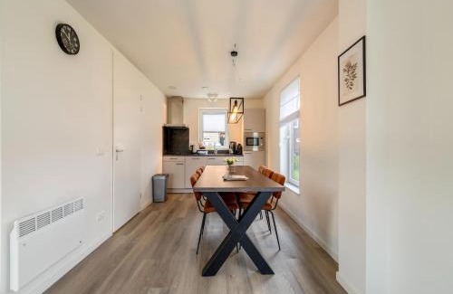 Municipality of Nissewaard Maison | Holiday Home Simonshaven near Lake Beach