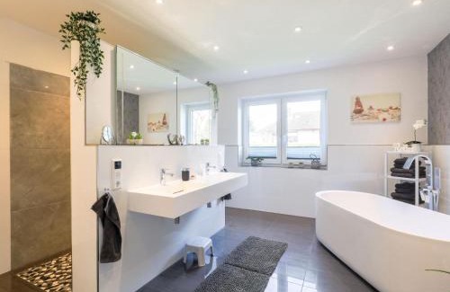Wanna Maison | Holiday Home Sonnenschein by Interhome