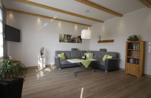 Burg-Dorf Maison | Holiday home Sonnentau