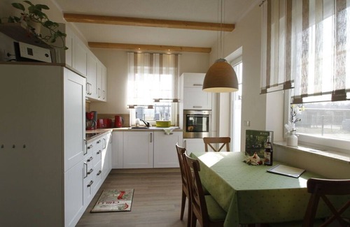 Burg-Dorf Maison | Holiday home Sonnentau