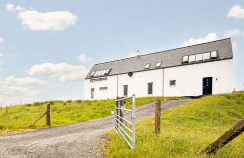 Caroy Maison | Holiday Home Spindrift by Interhome