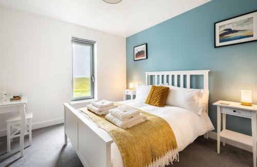 Caroy Maison | Holiday Home Spindrift by Interhome