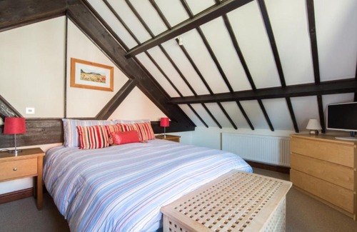 Bodham Maison | Holiday Home Swallow Barn by Interhome