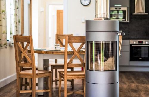 Glen Urquhart Maison | Holiday Home The Barn by Interhome