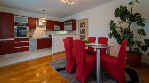 Lic Maison | Holiday Home TILEMIDA