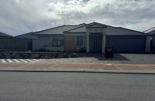 Ellenbrook East Maison | Holiday Home to Remember