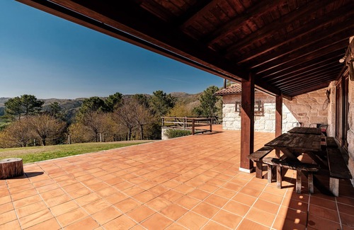 Carvalheira Maison | Maison de vacances 'Turismo Rural No Gerês' avec vue sur la montagne, jardin privé et Wi-Fi