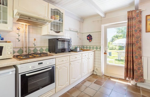 Rosporden Maison | Holiday Home 'Ty Bihan' with Private Terrace and Private Garden