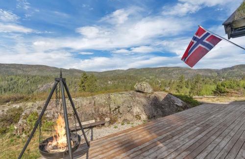 Tjaldal Maison | Holiday Home Utsikten by Interhome