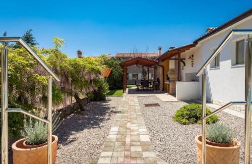 Marceljani Maison | Holiday Home Verbanac by Interhome