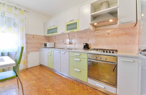 Suhovare Maison | Holiday Home Vesna with pool and children area