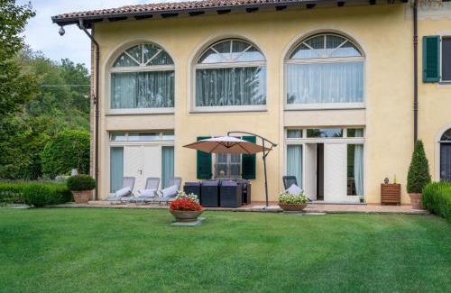 Alliere Maison | Holiday Home Villa Carlotta by Interhome