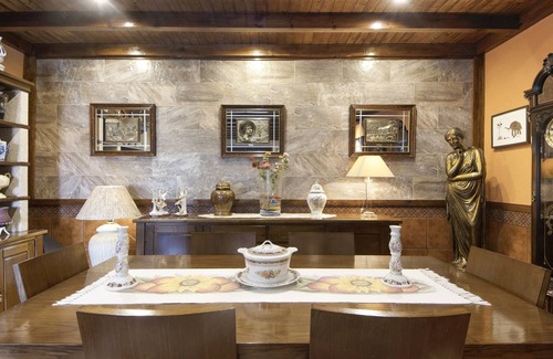 Oliveira De Azemeis Maison | Holiday Home 'Vila Soares' with Private Pool, Private Terrace and Wi-Fi