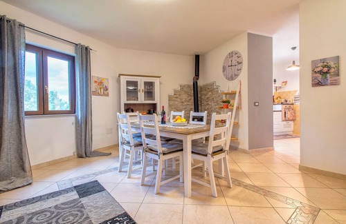 Tergu Maison | Holiday Home 'Villa Cristina' with Mountain View and Balcony