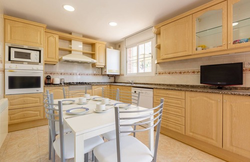 Canet de Mar Maison | Maison de vacances 'Villa Grau' avec vue sur la mer, Wi-Fi et climatisation