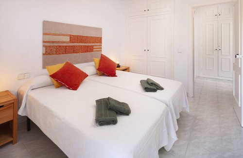 Benajarafe Maison | Holiday Home 'Villa Julia' with Mountain View, Shared Pool and Wi-Fi