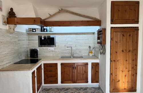 Calasetta Maison | Holiday Home 'Villa Girasole' with Private Pool, Wi-Fi and Air Conditioning