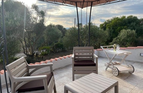 Calasetta Maison | Holiday Home 'Villa Girasole' with Private Pool, Wi-Fi and Air Conditioning
