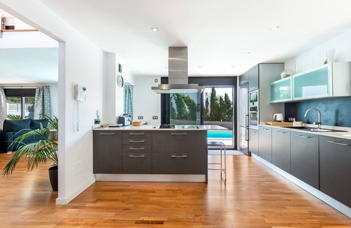 Sa Torre Maison | Maison de vacances 'Villa La Primera' avec piscine partagée & Wi-Fi
