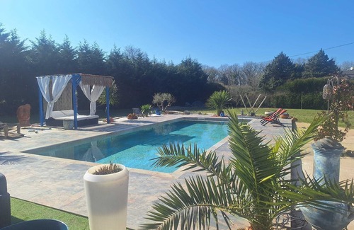 Laille Maison | Maison de vacances 'Villa Piscine Jacuzzi Et Pétanque' avec piscine, près du La table du 6