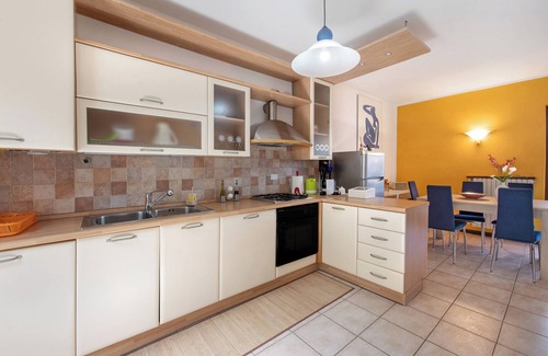 Sulzano Maison | Holiday Home 'Villa Turchese' with Lake View, Private Pool and Wi-Fi