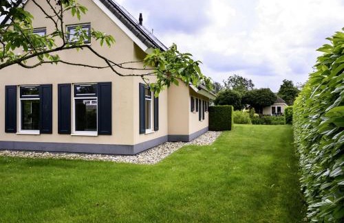 Vlagtwedde Maison | Holiday Home Vosseberghuis Prestige & Outdoor Spa by Interhome