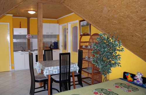 Balatonkeresztur Maison | Maison de vacances avec piscine extérieure et jardin