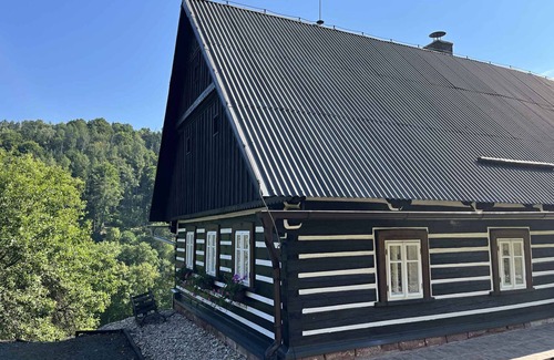 Stara Paka Maison | Holiday home with a swimming pool in a semi-selit in the Staropacks mountains