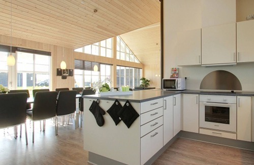 Saksild Strand Maison | Holiday home with a great plot of land and pool