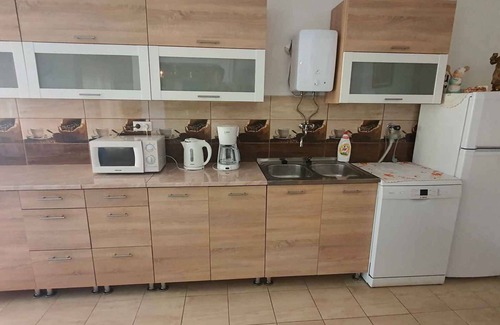 Balatonbereny Maison | Maison de vacances avec terrasse confortable et climatisation