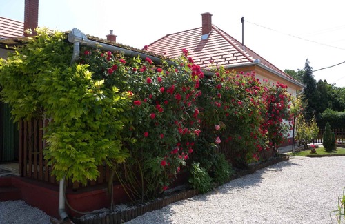Balatonbereny Maison | Maison de vacances avec terrasse confortable et climatisation