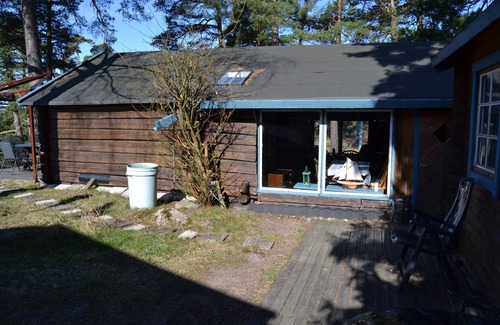 Varmdo Cottage | Maison de vacances avec vue sur le lac, emplacement central Värmdö. rowboat