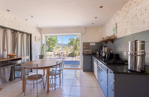 Rigarda Maison | Gite Avec Dortoir' avec vue sur lac, jardin privé et balcon
