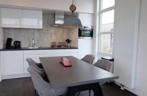 Olburgen Appartement | Holiday home with motorboat