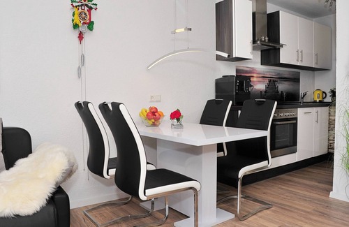 Schluchsee Appartement | HOLIDAY HOLIDAY Bollenhut APPARTEMENT Bollenhut 5 ***** à la télévision numérique 2 dans Pers