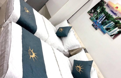 Ngo Quyen Hôtel | Holiday Hotel 2