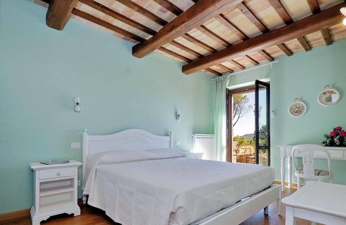 San Severino Marche Maison | Holiday house San Severino Marche for 1 - 11 persons with 5 bedrooms - Holiday home