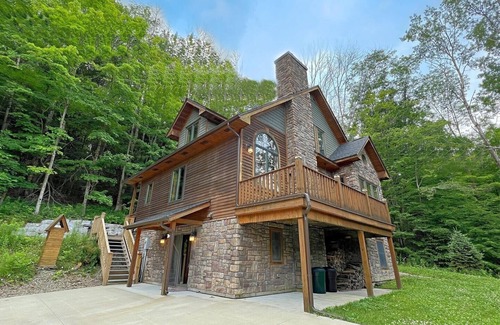 Ellicottville Chalet De Ski | Holiday House 4 Bedroom Chalet by Redawning