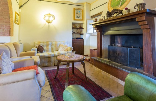 Badiola Maison | Maison de campagne avec jardin et piscine dans la campagne ombrienne