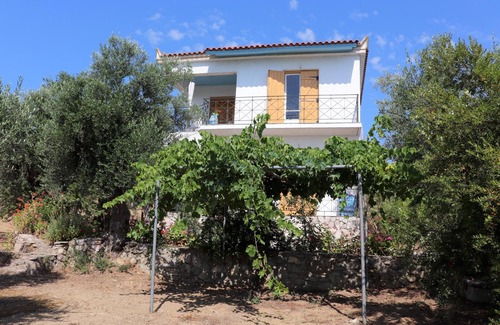 Kompi Appartement | Maison entourée d'oliveraies, vue sur la mer, Wifi | Messénie, Péloponnèse