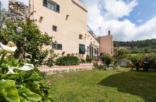Borgio Verezzi Maison | Holiday house Borgio Verezzi for 1 - 6 persons with 2 bedrooms - Holiday home