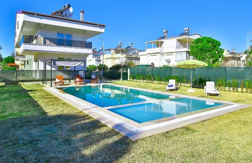 Bogazkent Maison | Holiday house Boğazkent for 1 - 8 persons with 3 bedrooms - Twin house