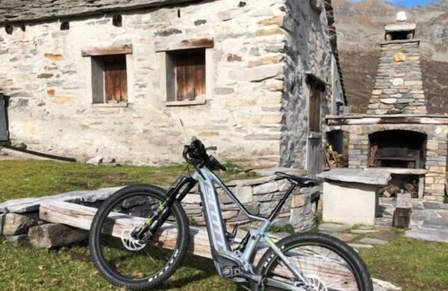 Bosco Gurin Chalet De Ski | Holiday house Bosco Gurin for 1 - 4 persons with 1 bedroom - Hut