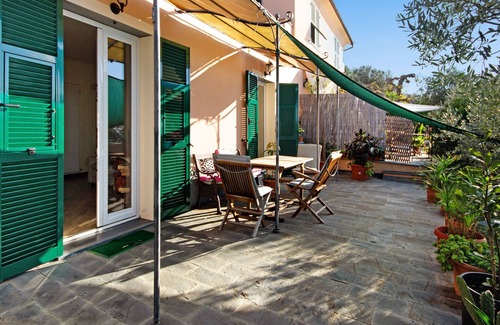 Pieve Ligure Maison | Maison de vacances "Casa Paradise" avec vue sur mer et jardin.